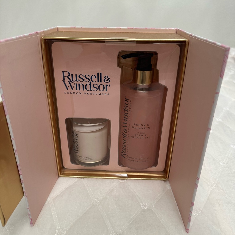 Peony & Geranium Body Wash and Candle Set - Pink